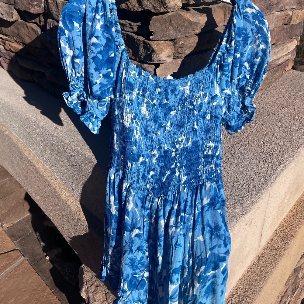 Winsten White blue floral romper women size small